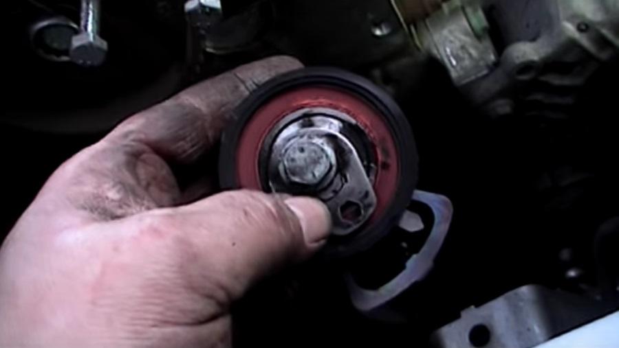 ролик натяжителя ремня ГРМ