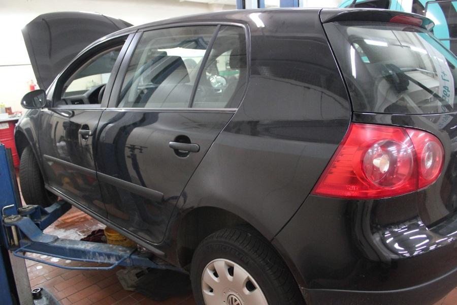 Фольксваген Гольф на СТО