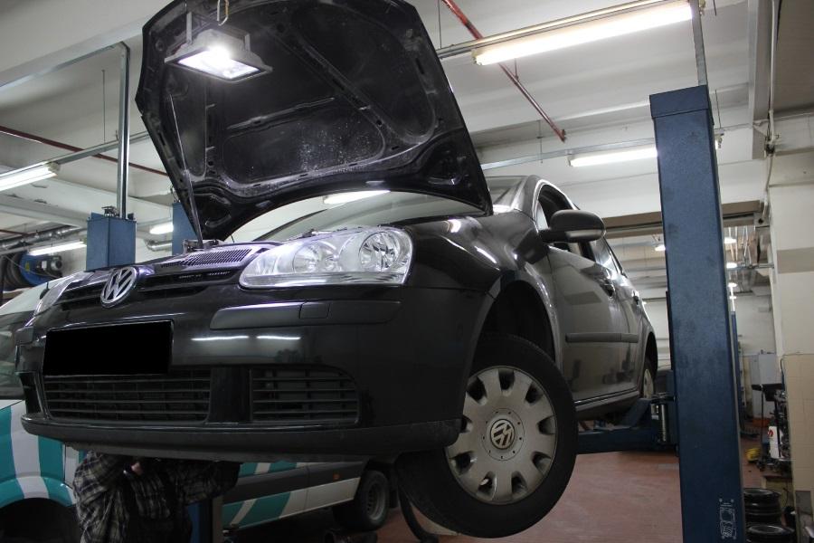 Фольксваген Гольф в техцентре