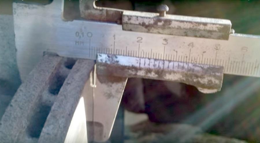 замер толщины тормозного диска на Поло