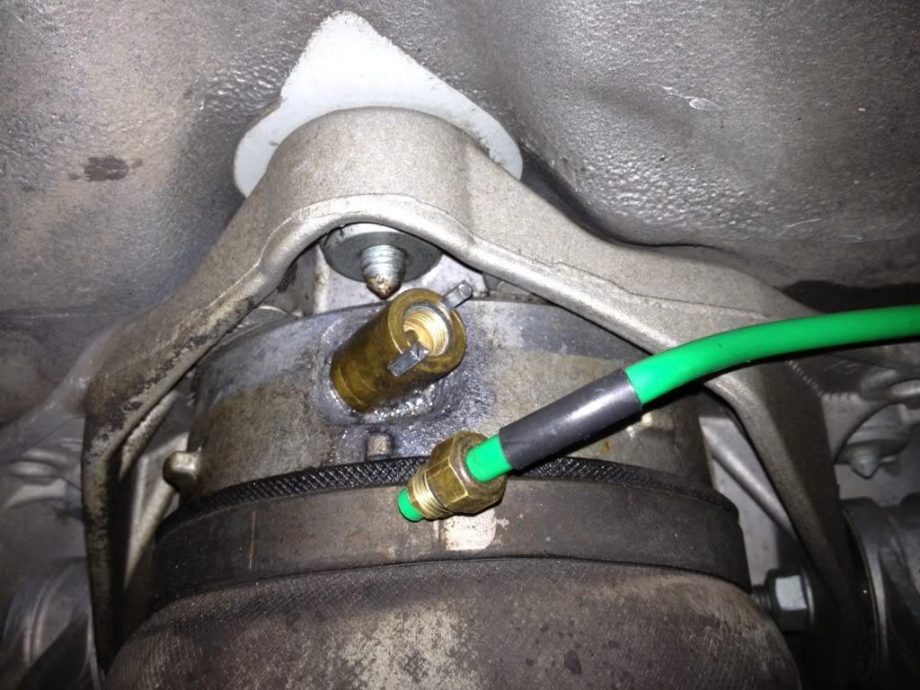 обслуживание пневмоподвески Фольксвагена Туарег