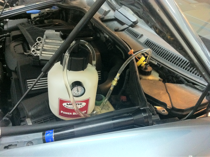 замена тормозной жидкости