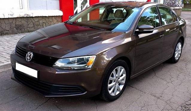 Фольксваген Джетта на улице