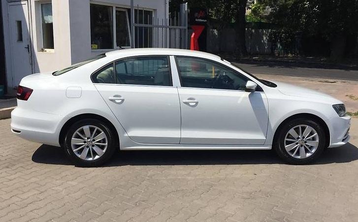 Фольксваген Джетта сбоку