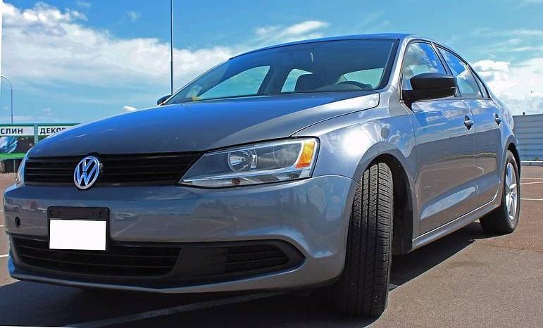 Фольксваген Джетта на улице