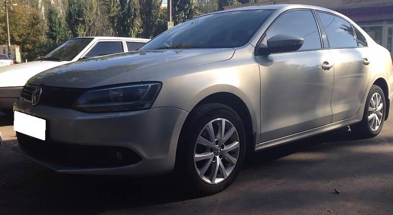 Фольксваген Джетта на улице