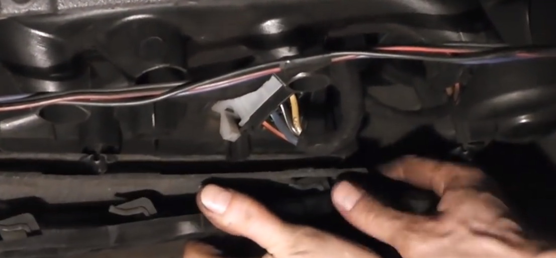 демонтаж салонного фильтра