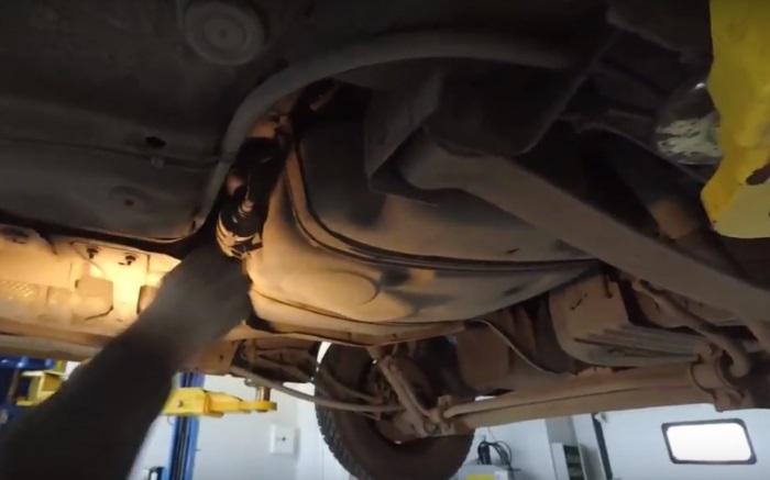 бензобак на Кадди