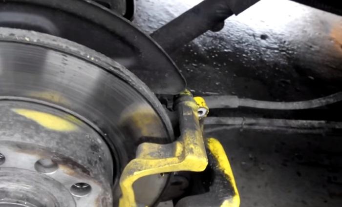 тормозной диск с суппортом