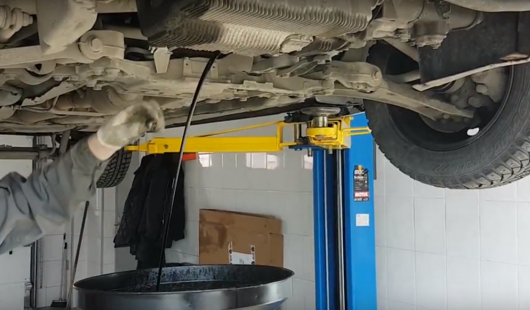 автомобиль на подъемнкие