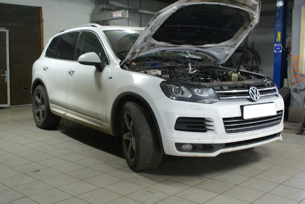 Фольксваген Туарег в автосервисе