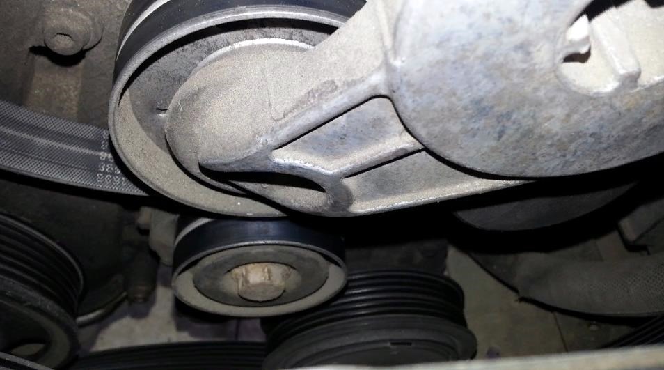 натяжитель ремня