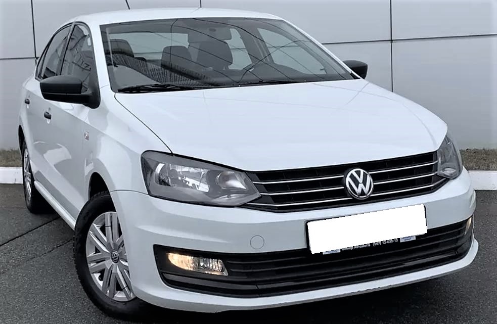 белый Фольксваген Поло