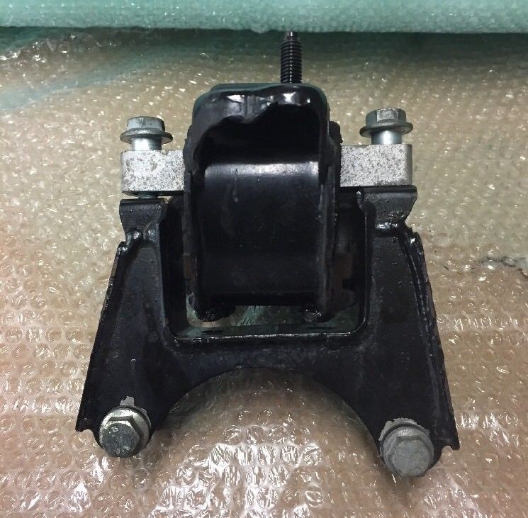 подушка двигателя