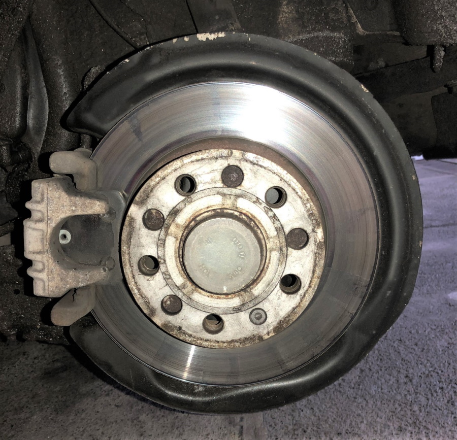 Замена задних тормозных колодок Фольксваген Джетта