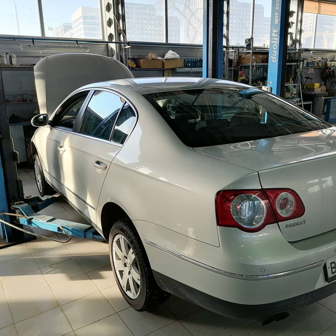 фольксваген пассат на подъемнике