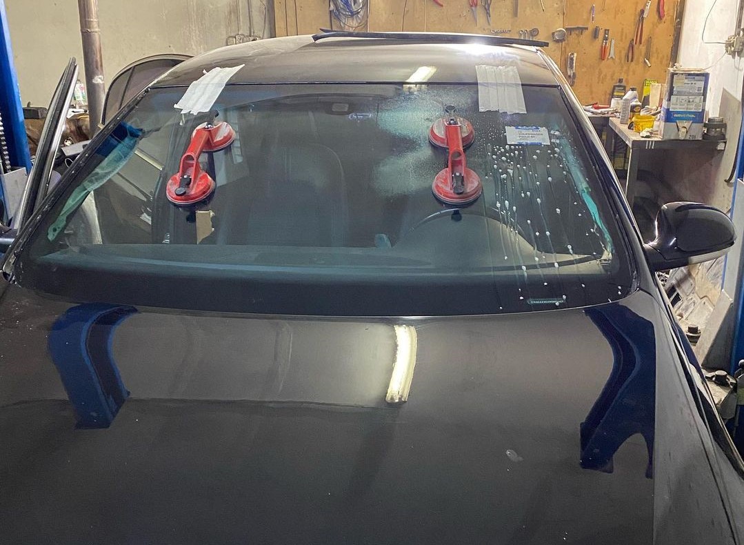 Замена лобового стекла Фольксваген Пассат Б7