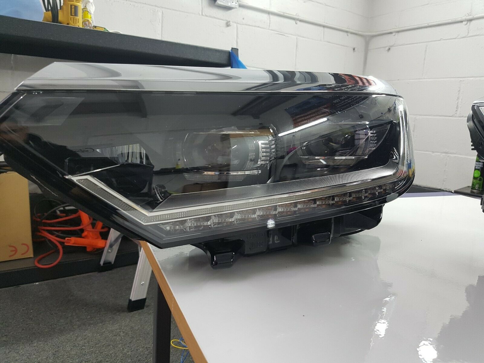 новая фара Фольксваген Пассат Б8