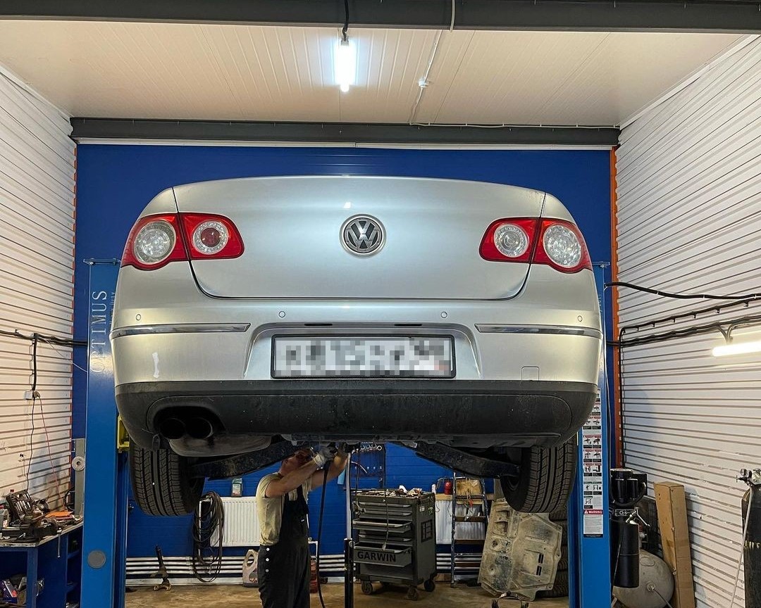 фольксваген пассат на подъемнике