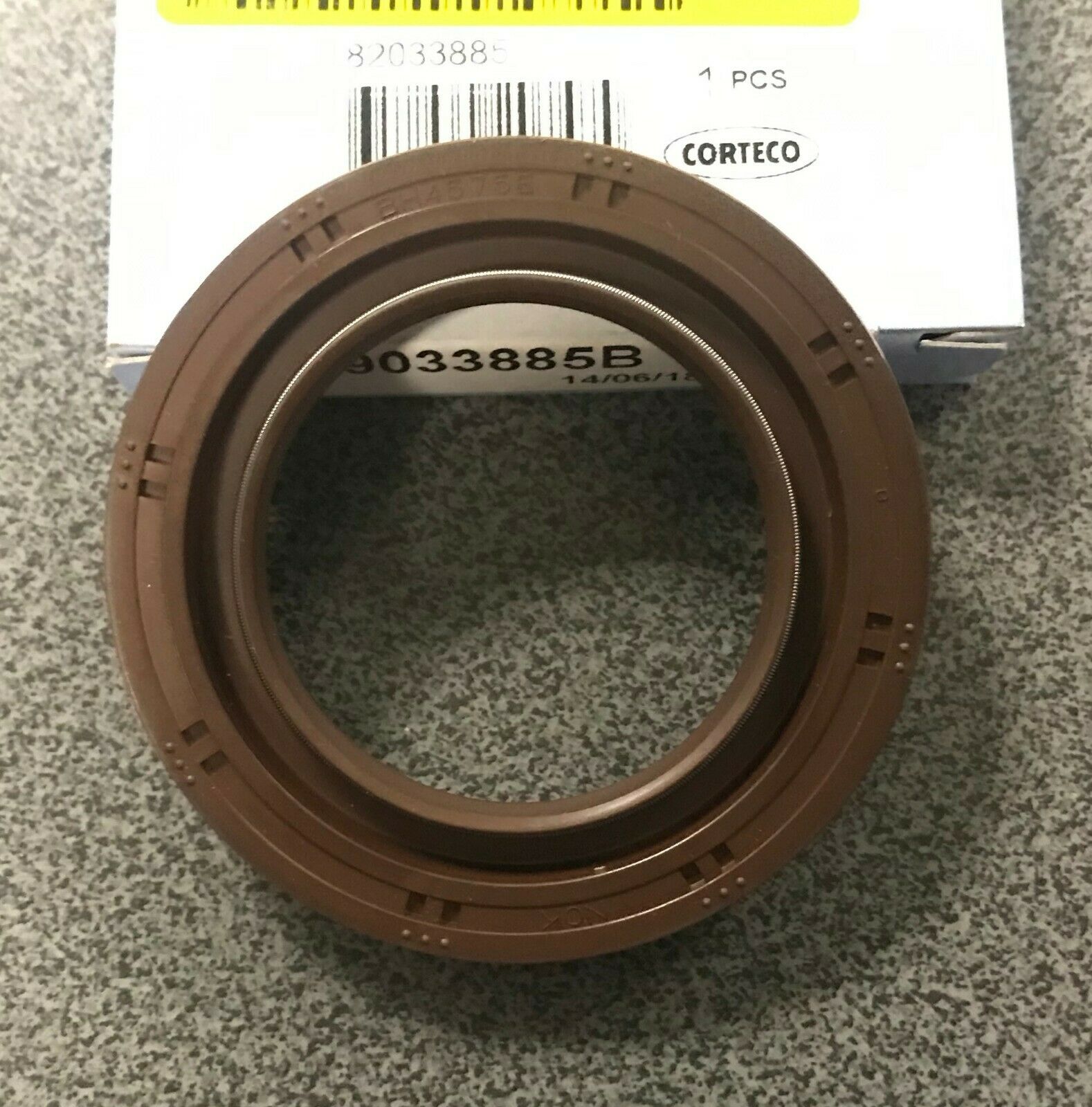 новый сальник привода АКПП