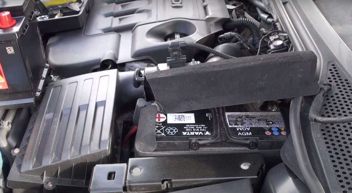 Замена аккумулятора на Пассате