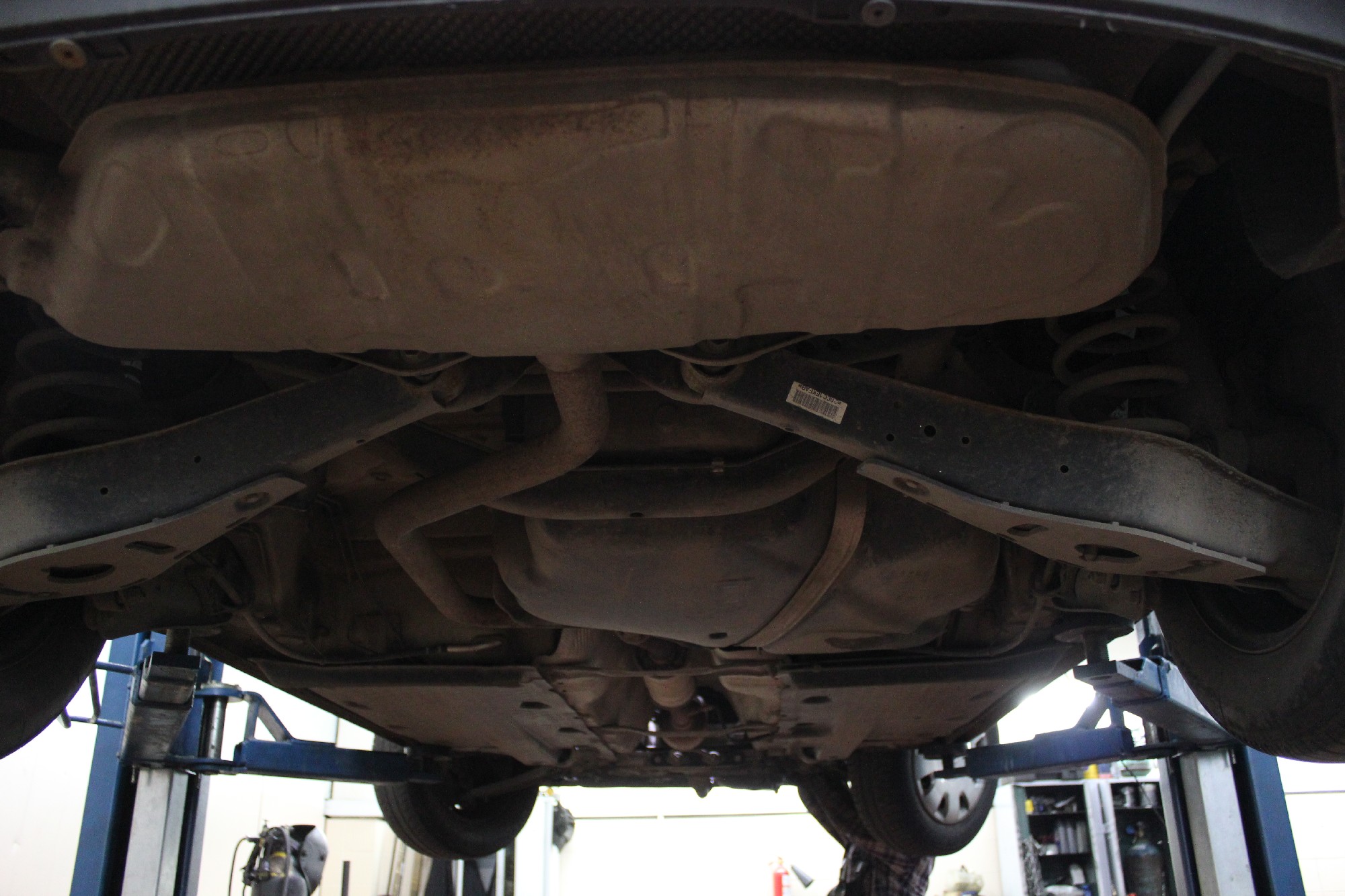 фольксваген гольф на подъемнике