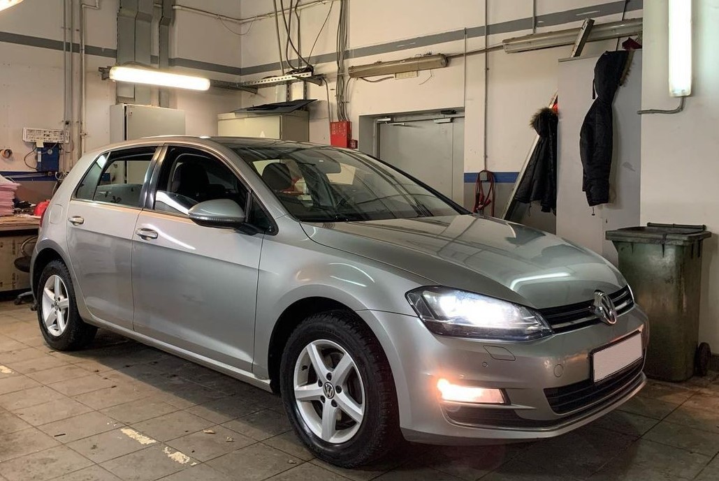 Фольксваген Гольф 7 в автосервисе