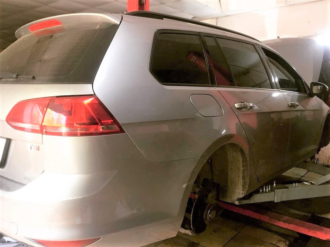 Замена задних колодок Фольксваген Гольф 7