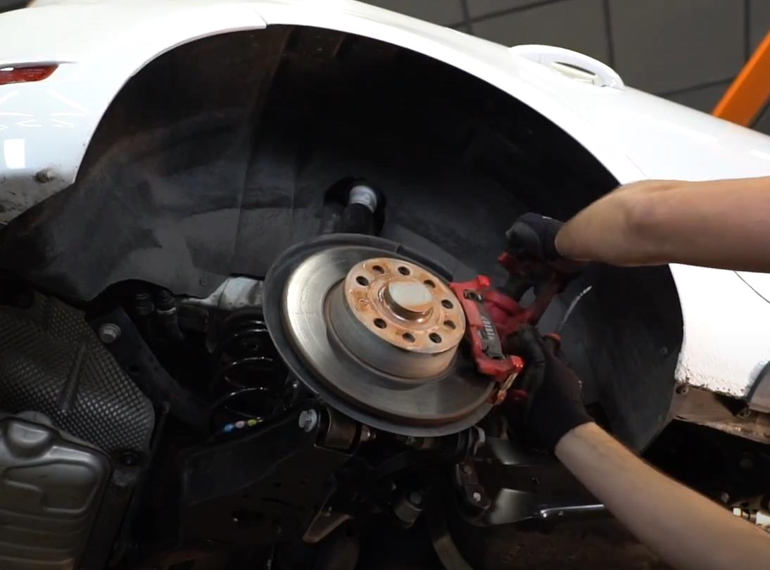 Демонтаж тормозов Фольксваген Гольф