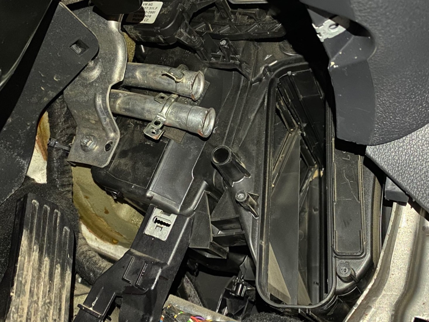 Замена радиатора печки Фольксваген Тигуан