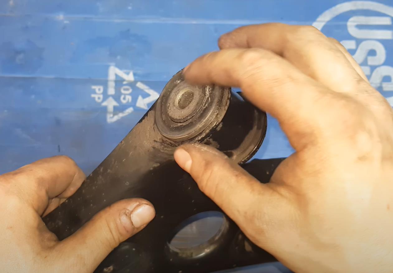 Замена сайлентблоков передних рычагов Фольксваген Тигуан