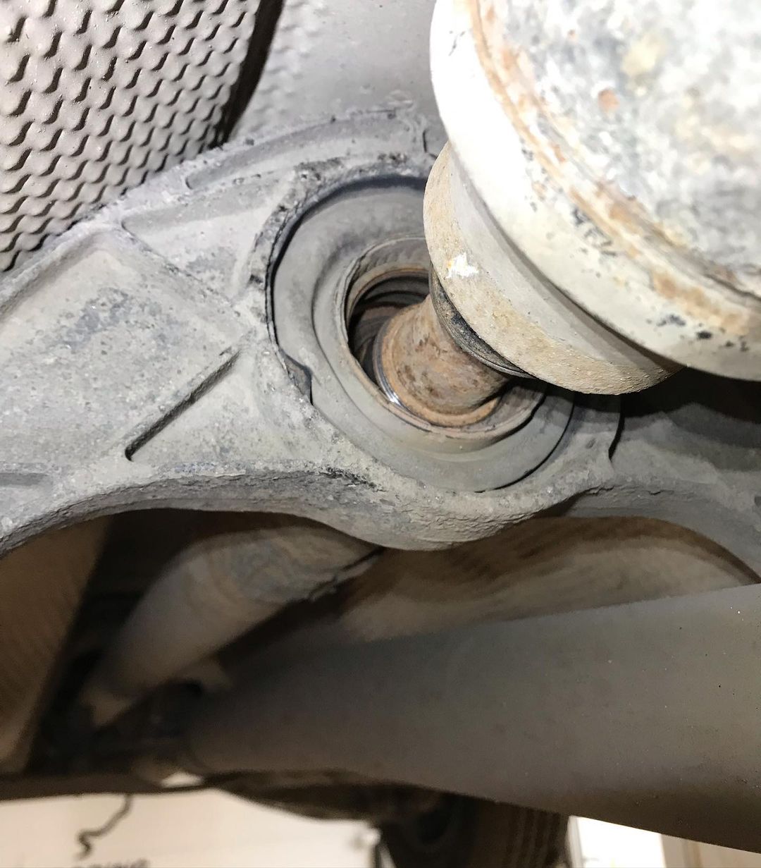 Замена подвесного подшипника Фольксваген Тигуан