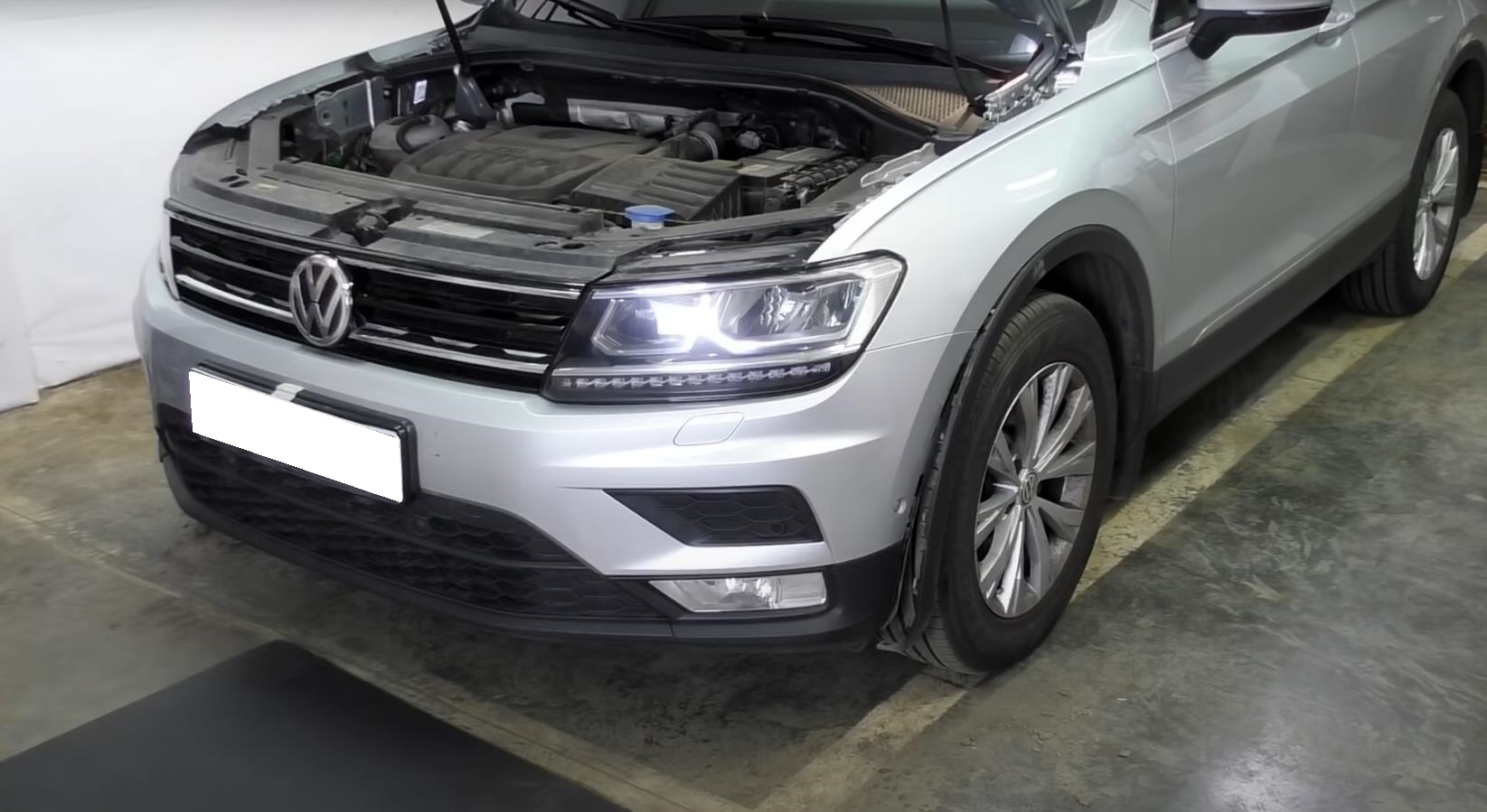 Фольксваген Тигуан с новыми фарами