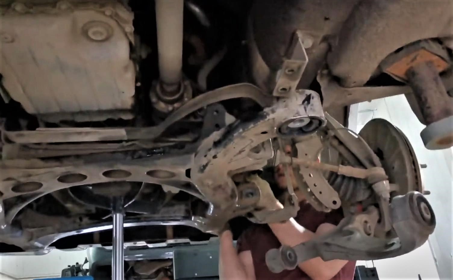 монтаж подрамника Фольксваген Туарег