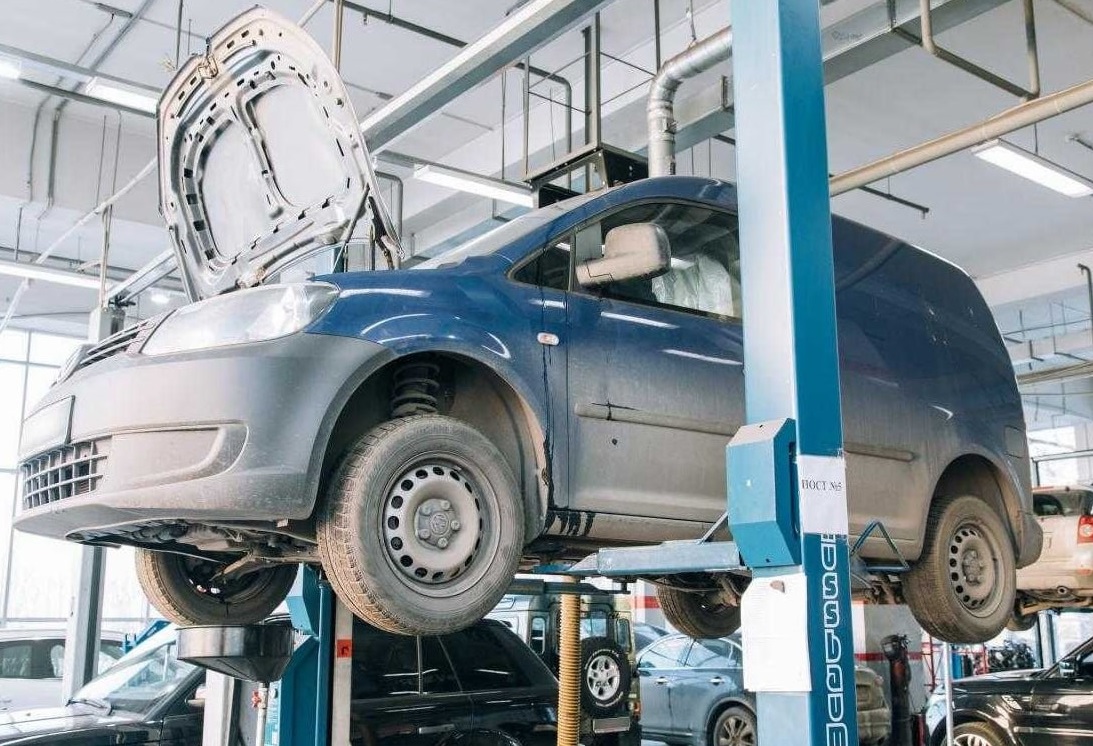 Фольксваген Кадди перед заменой амортизаторов