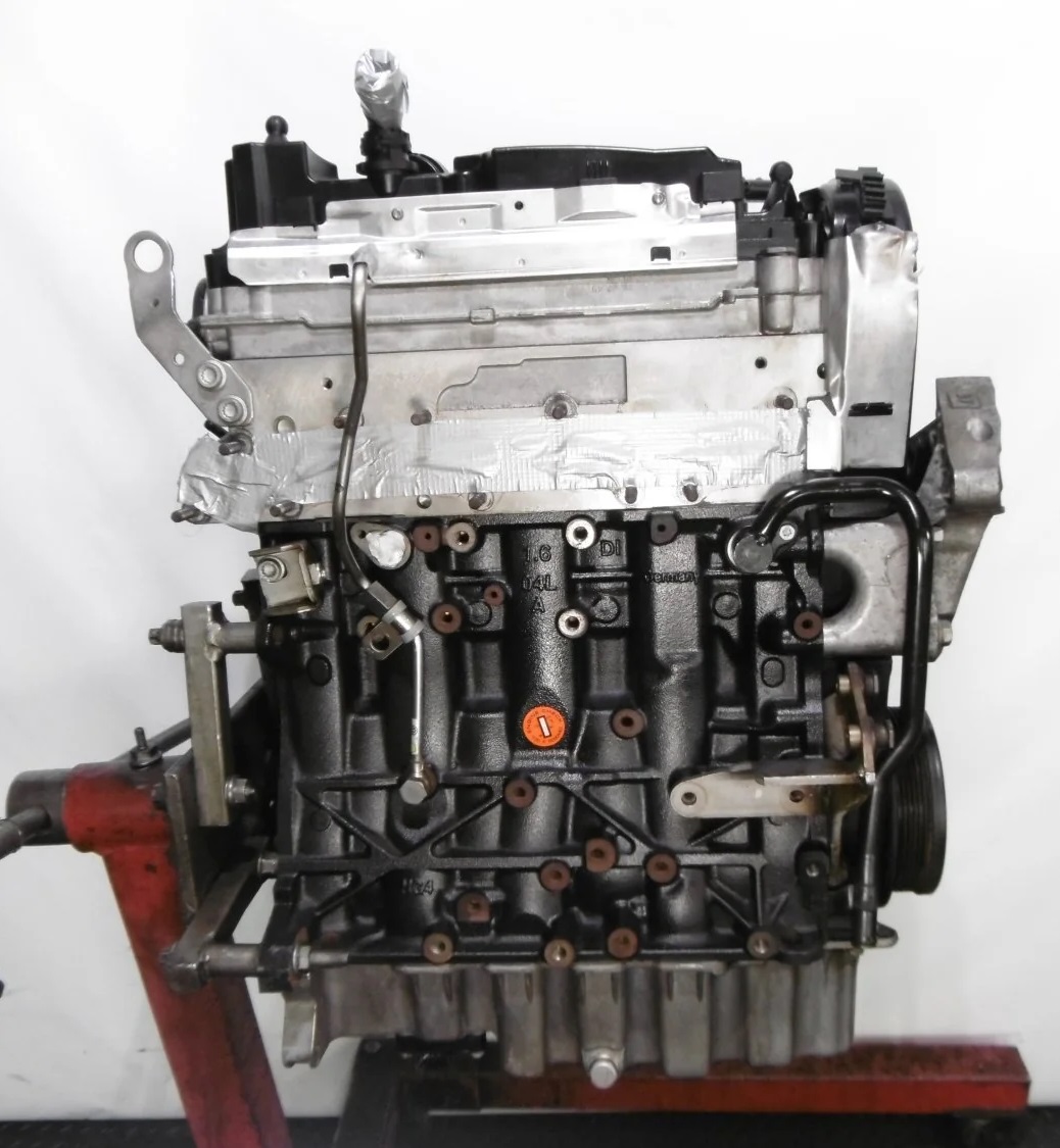 Демонтированный двигатель