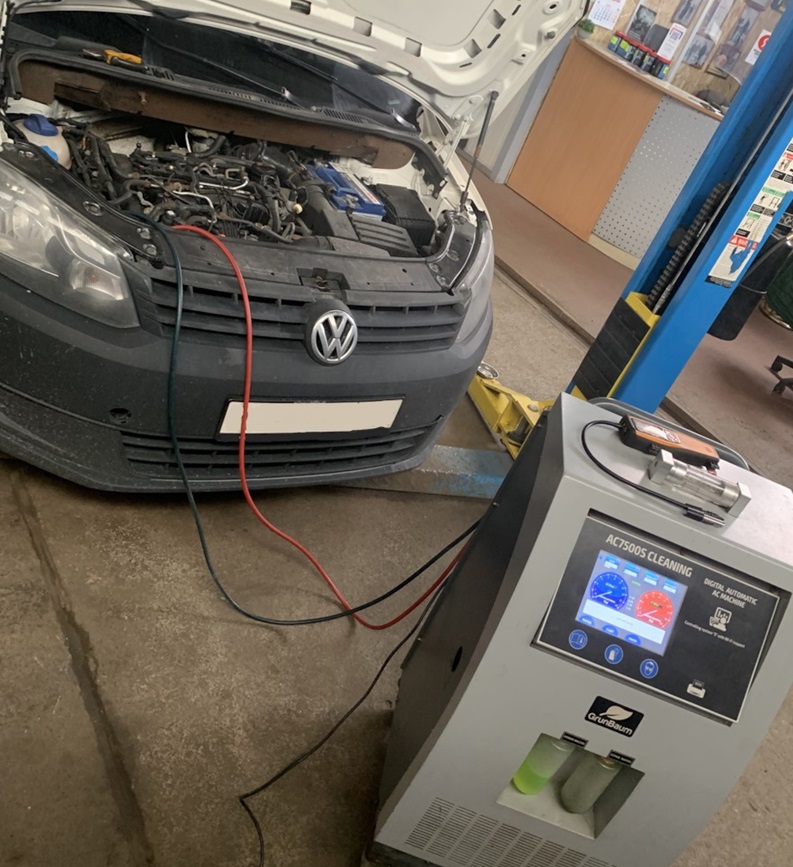 Обслуживание Фольксваген Кадди после замены радиатора кондиционера