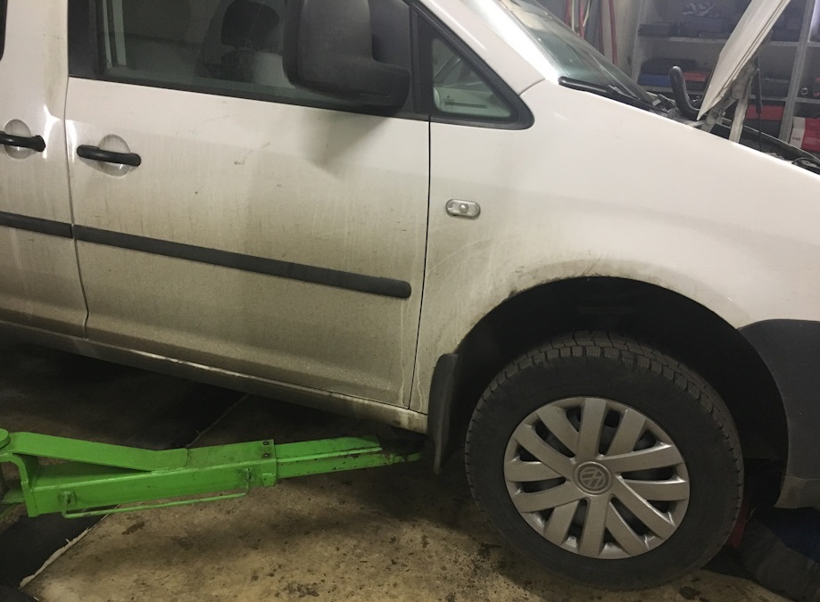 Фольксваген Кадди перед заменой стартера