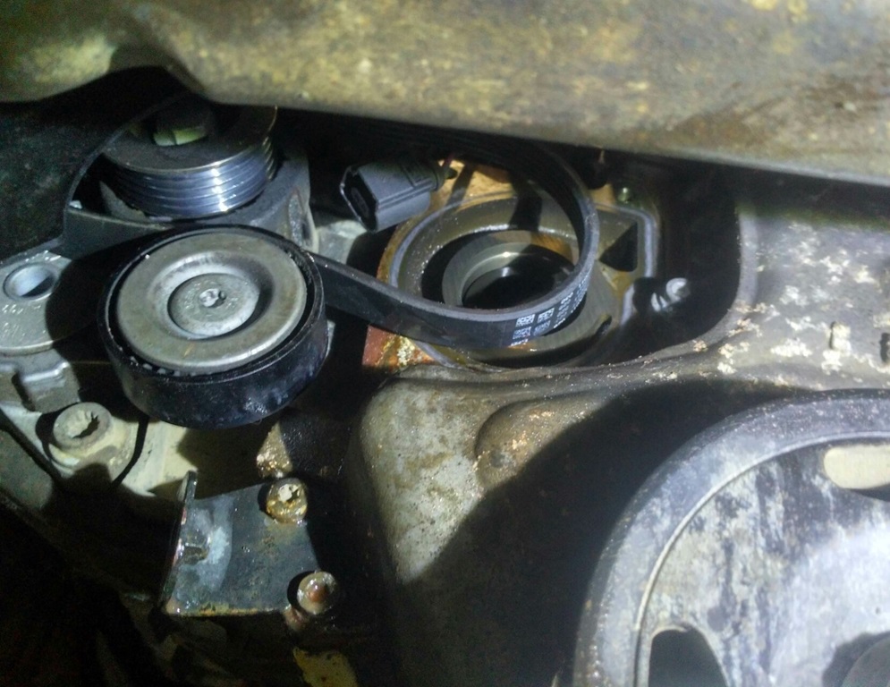 Замена помпы Фольксваген Туран