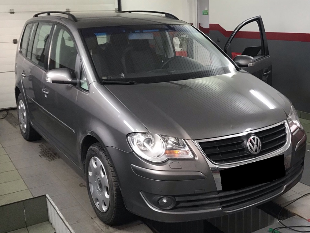 Фольксваген Туран готовится к замене сайлентблоков подрамника