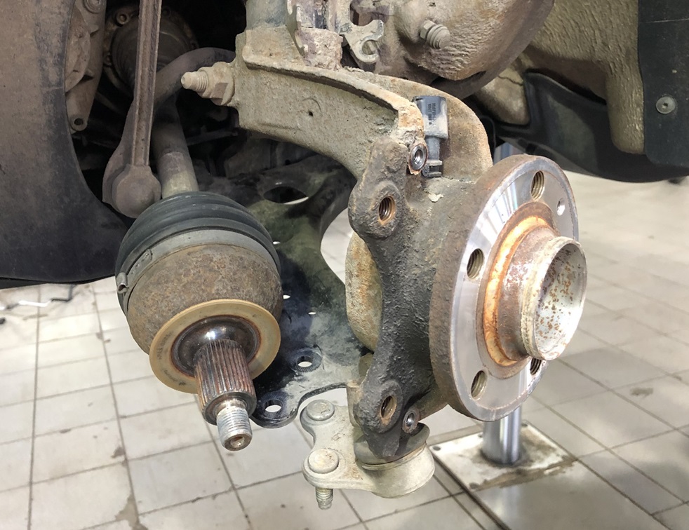 Замена ступичного подшипника Фольксваген Поло