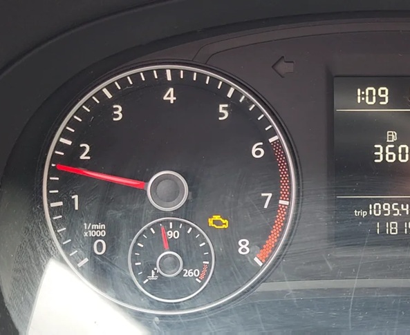 Индикатор Check Engine - причина для диагностики двигателя