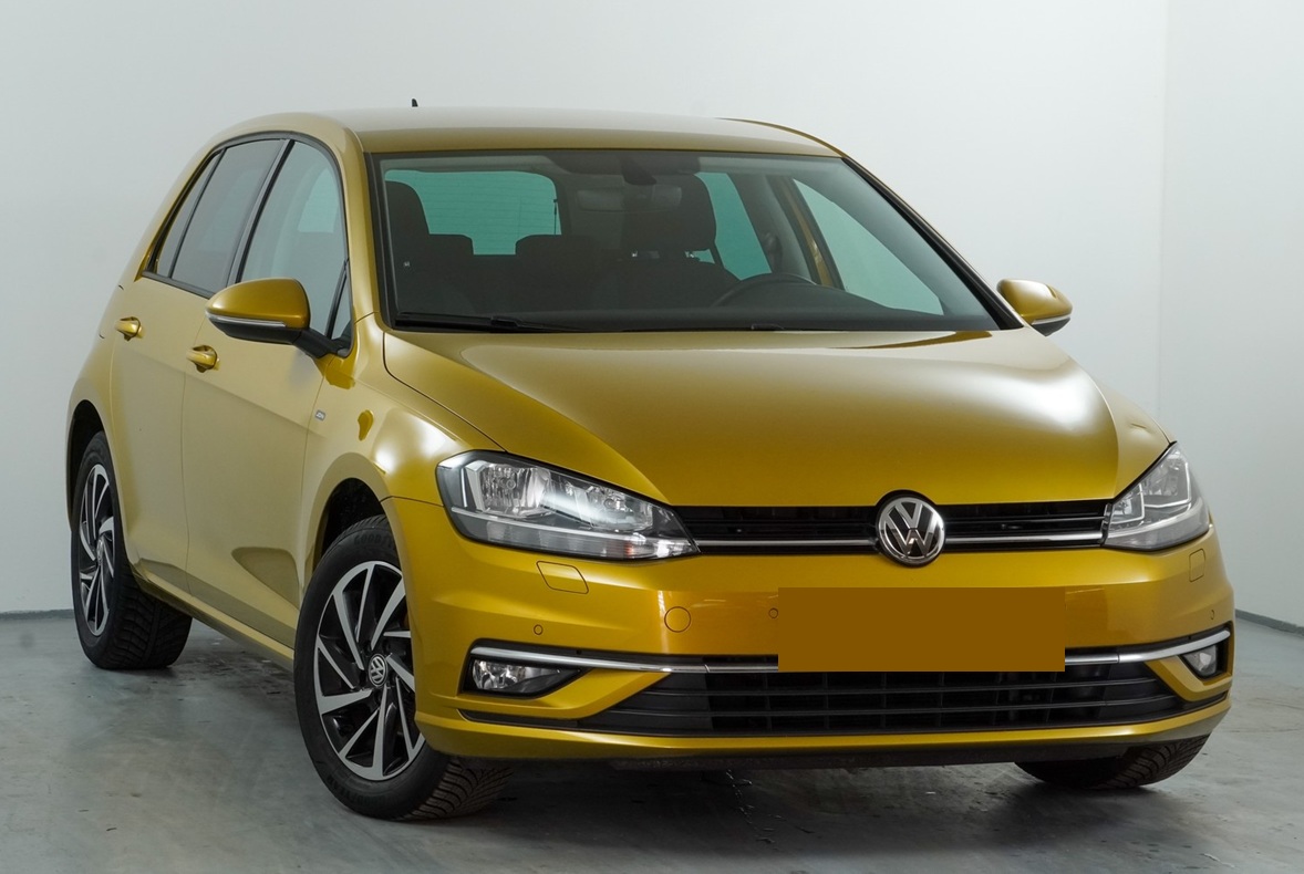 Фольксваген Гольф после замены опорных подшипников в автотехцентре