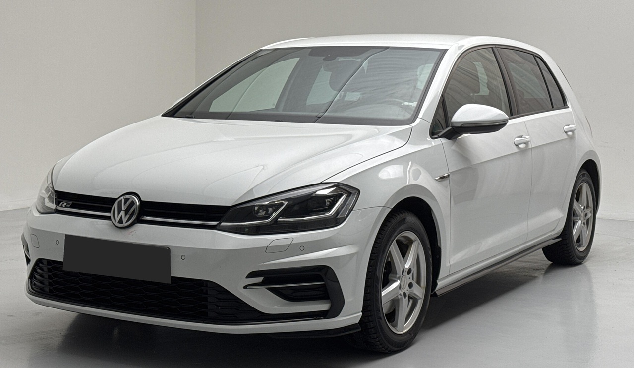 Фольксваген Гольф после замены прокладки ГБЦ в автотехцентре