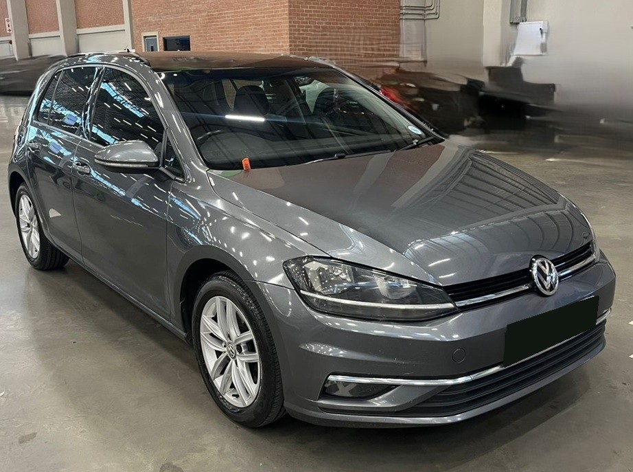 Фольксваген Гольф после замены прокладки крышки клапанов в автотехцентре