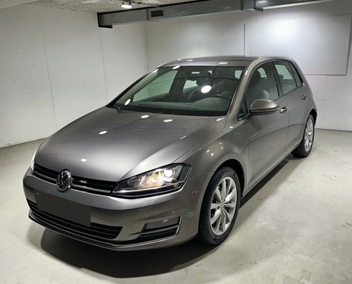 Фольксваген Гольф после замены стеклоподъемника в автотехцентре