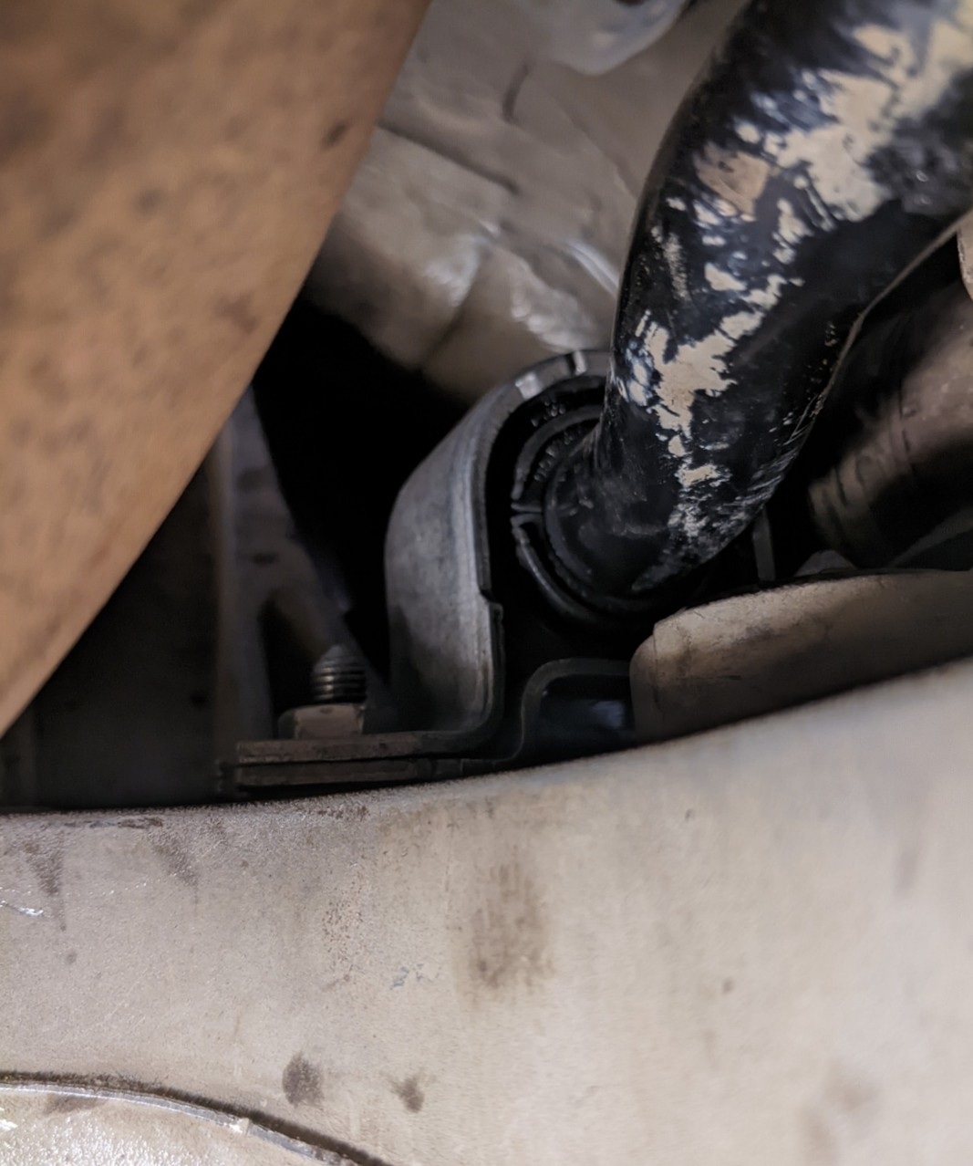 Замена втулок стабилизатора Фольксваген Тигуан