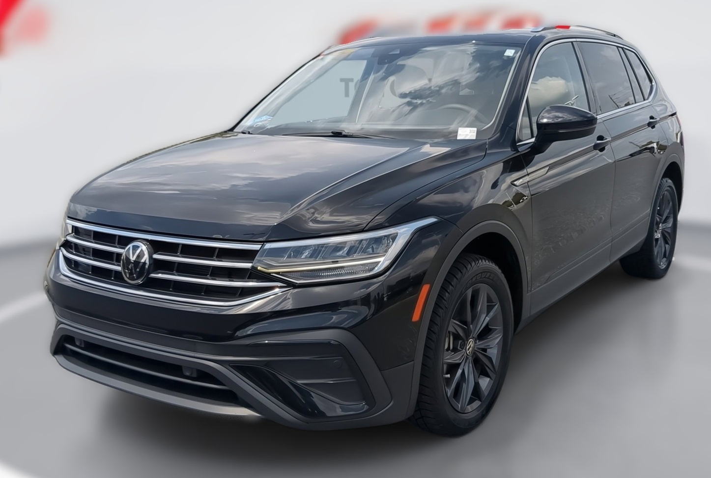 Фольксваген Тигуан после замены стеклоподъемника в автотехцентре