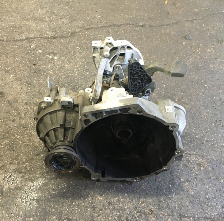 Механическая коробка снята для восстановления