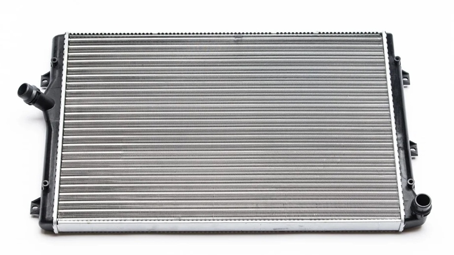 Новый радиатор охлаждения двигателя